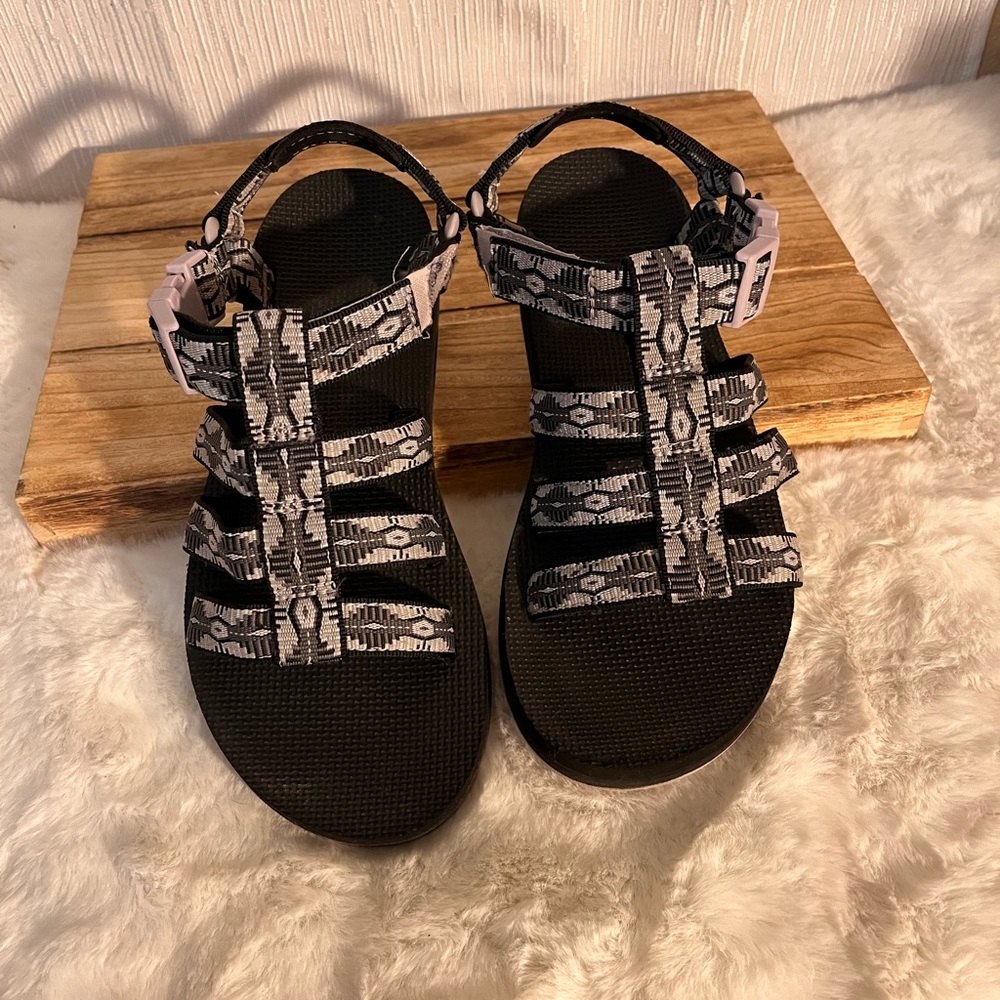 SOLD Teva Dorado Canyon Black
Iris Women's CANYON